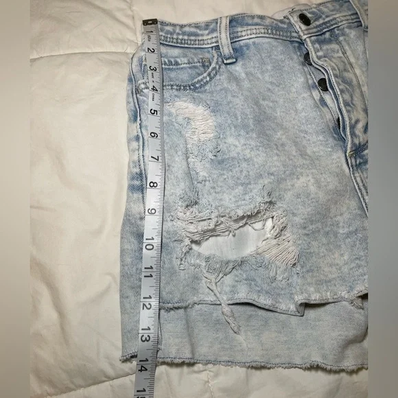 Hollister Button-up High-Waisted Distressed Denim Shorts Size 9 - Picture 8 of 10